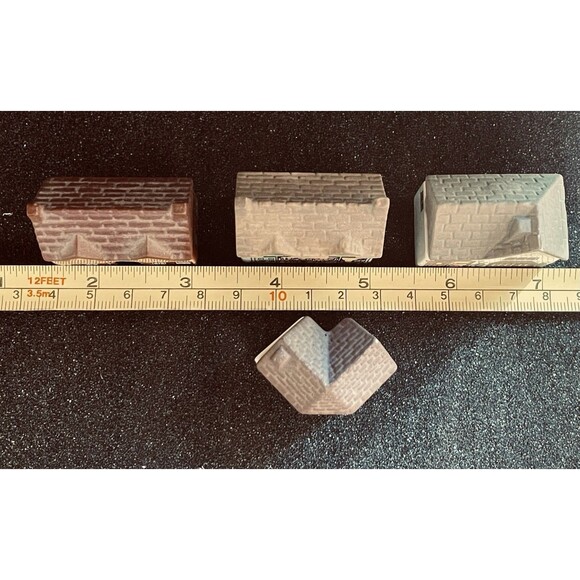 Lot of 4 VTG Wade England Whimsie-on-Why Village Houses + 1 Damaged Please READ - Picture 8 of 12